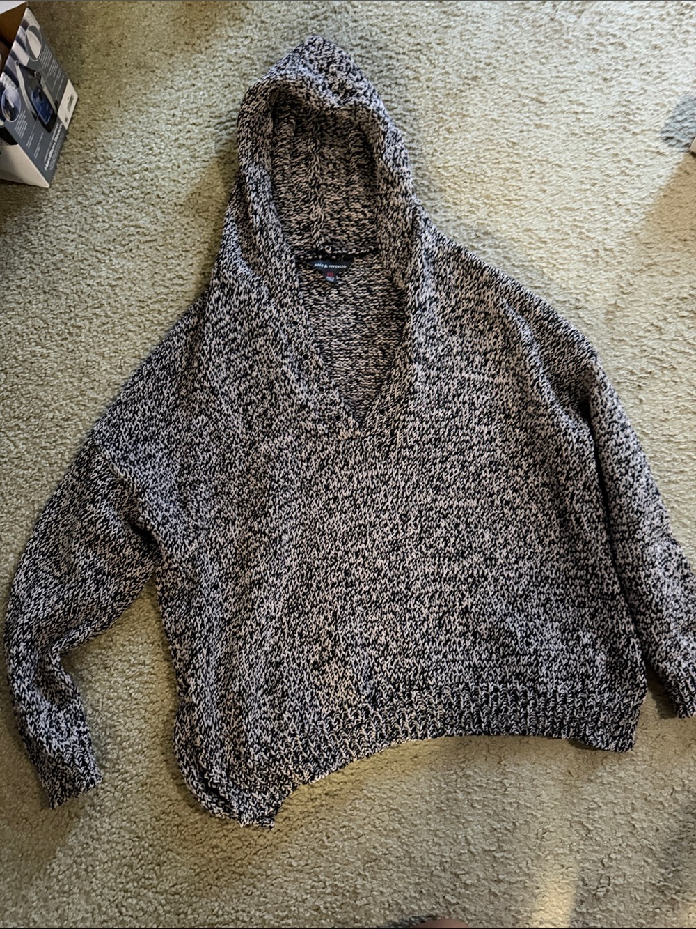 Rock & Republic Hooded Marled V-Neck Sweater - Black & White
